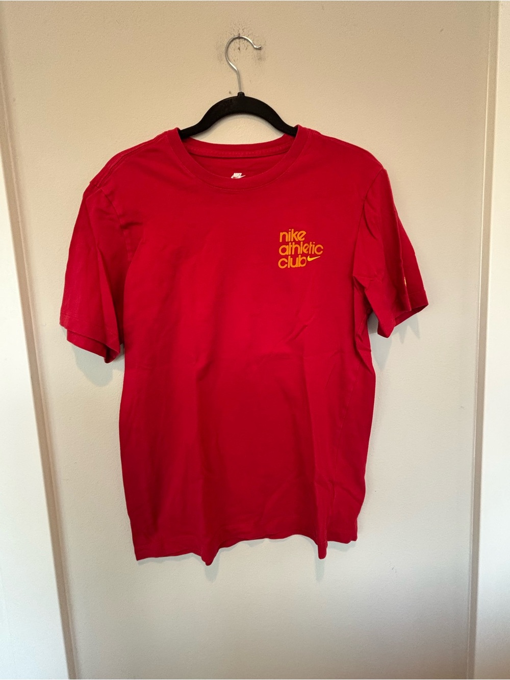 Nike Short Sleeve Graphic Tees in Red, White, Black - (4 Mediums) - Picture 5 of 16